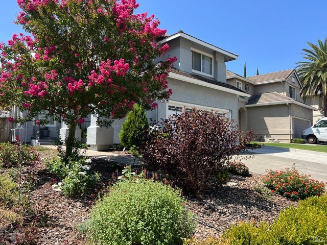 406 Rolling Oak Dr, Vacaville, CA 95688