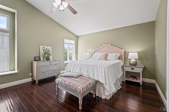 406 Rolling Oak Dr, Vacaville, CA 95688