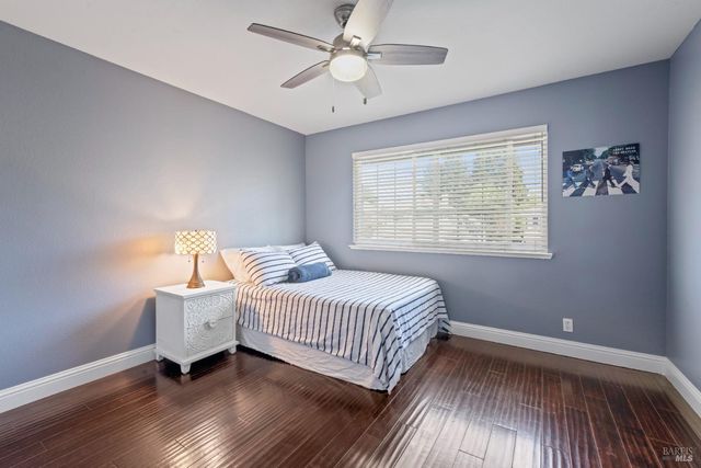 406 Rolling Oak Dr, Vacaville, CA 95688