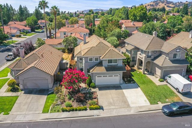 406 Rolling Oak Dr, Vacaville, CA 95688