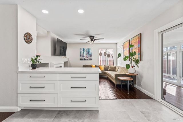 406 Rolling Oak Dr, Vacaville, CA 95688