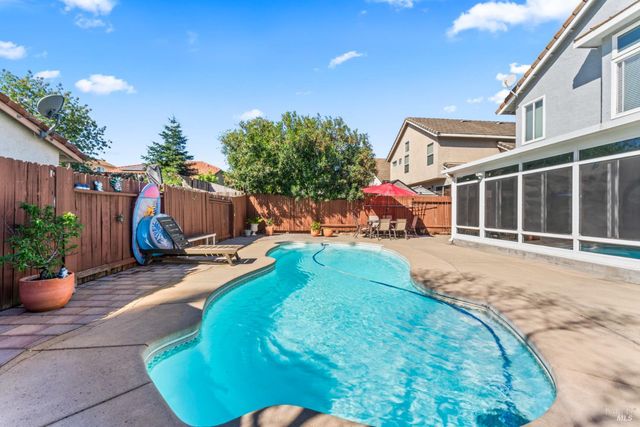 406 Rolling Oak Dr, Vacaville, CA 95688