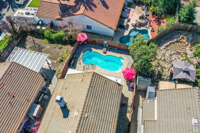 406 Rolling Oak Dr, Vacaville, CA 95688