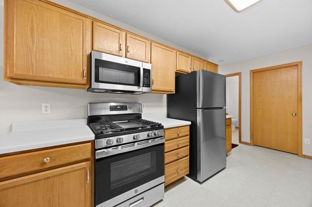 8706 Hastings Circle NE, Blaine, MN 55449