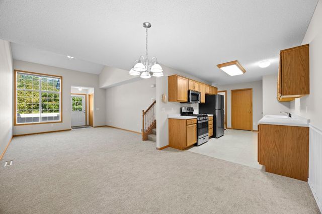 8706 Hastings Circle NE, Blaine, MN 55449