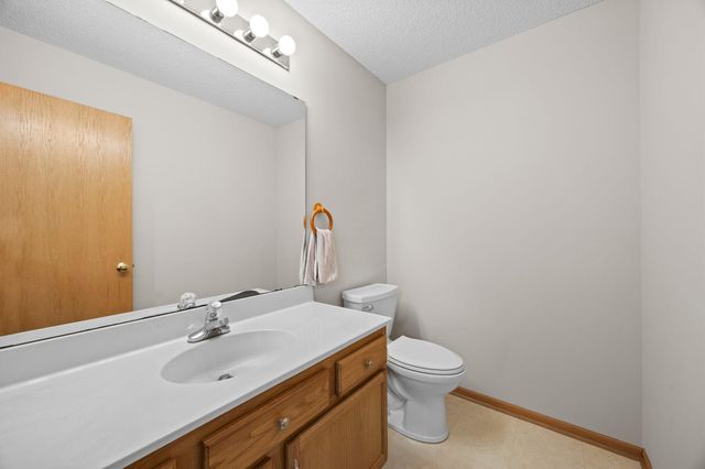 8706 Hastings Circle NE, Blaine, MN 55449