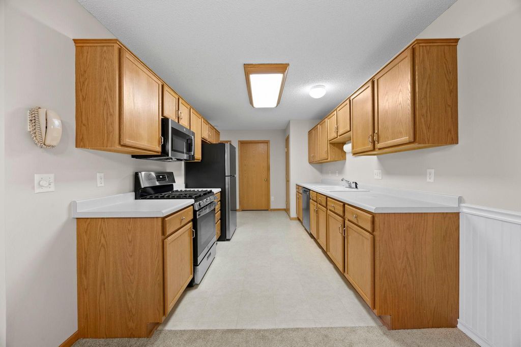 8706 Hastings Circle NE, Blaine, MN 55449 — photo 4