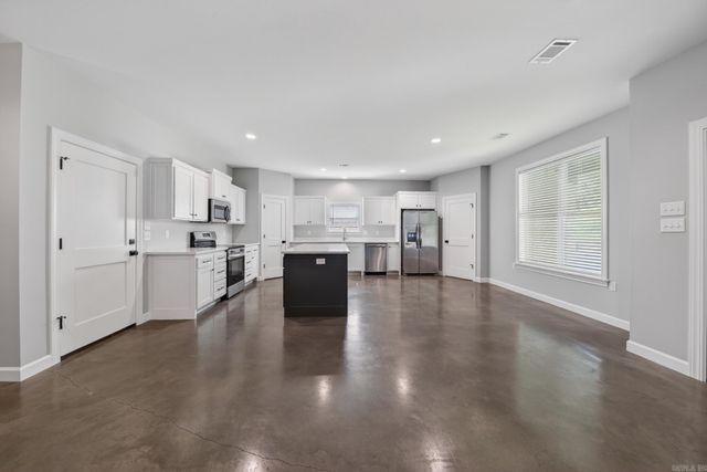 513 Crepe Myrtle, Cabot, AR 72023