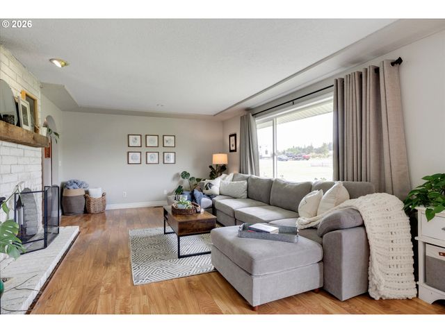 31020 Se CURRIN Rd, Estacada, OR 97023