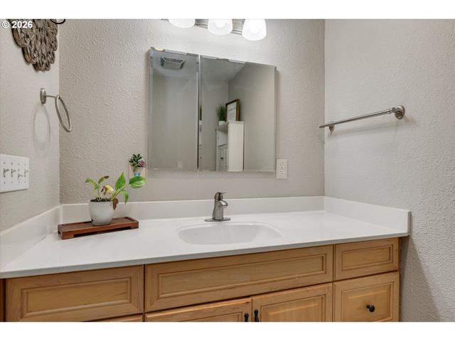 31020 Se CURRIN Rd, Estacada, OR 97023