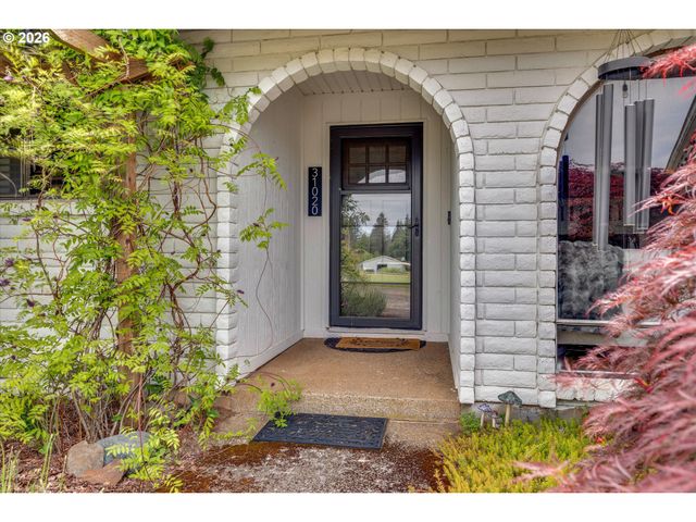 31020 Se CURRIN Rd, Estacada, OR 97023