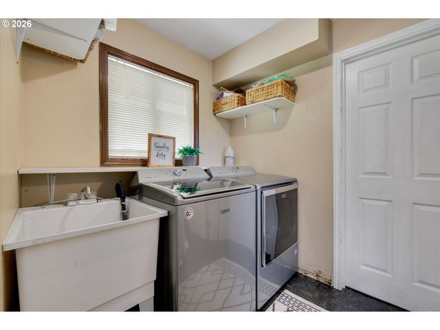 31020 Se CURRIN Rd, Estacada, OR 97023