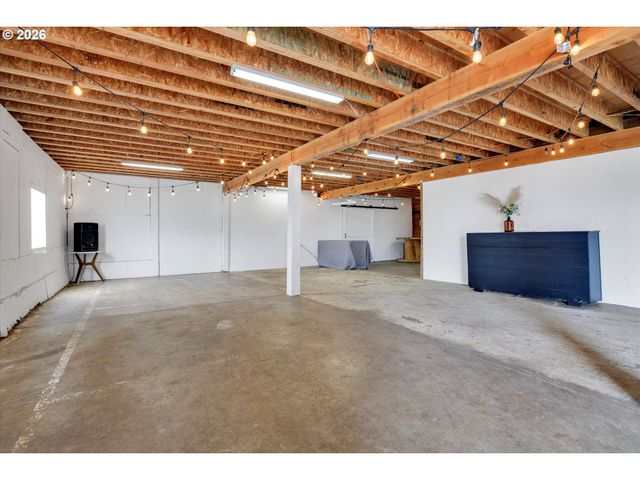 31020 Se CURRIN Rd, Estacada, OR 97023