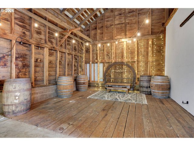 31020 Se CURRIN Rd, Estacada, OR 97023