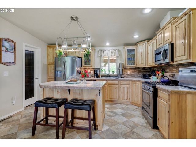 31020 Se CURRIN Rd, Estacada, OR 97023
