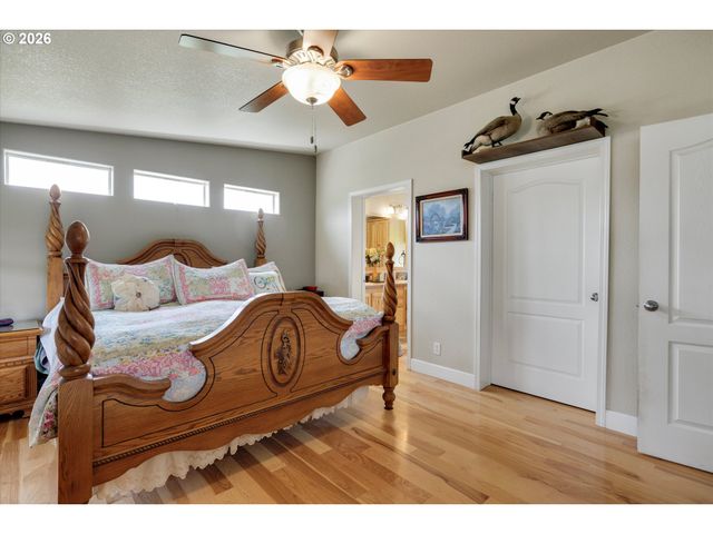 31020 Se CURRIN Rd, Estacada, OR 97023