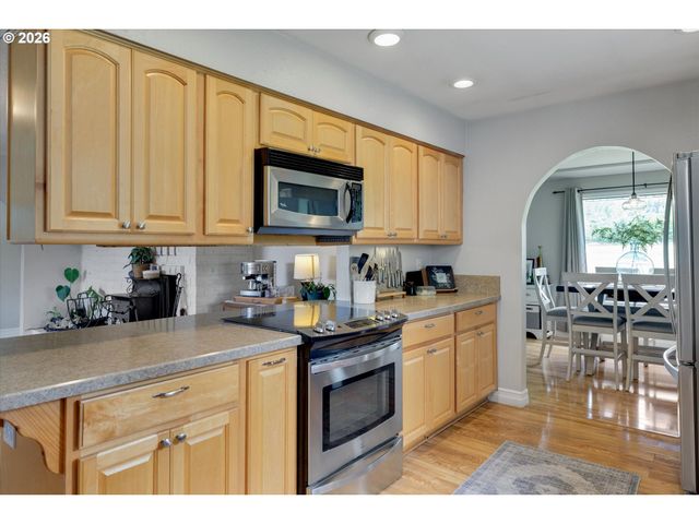 31020 Se CURRIN Rd, Estacada, OR 97023
