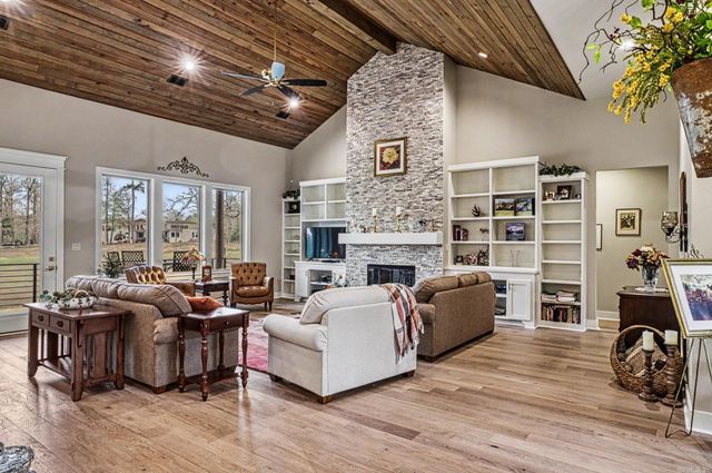 44 ElCano Drive, Hot Springs Village, AR 71909