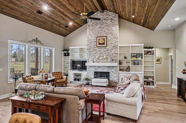 44 ElCano Drive, Hot Springs Village, AR 71909