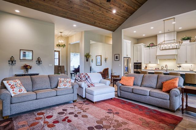 44 ElCano Drive, Hot Springs Village, AR 71909