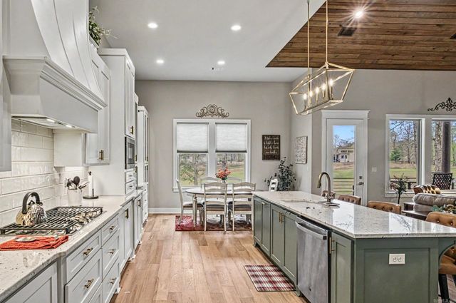 44 ElCano Drive, Hot Springs Village, AR 71909