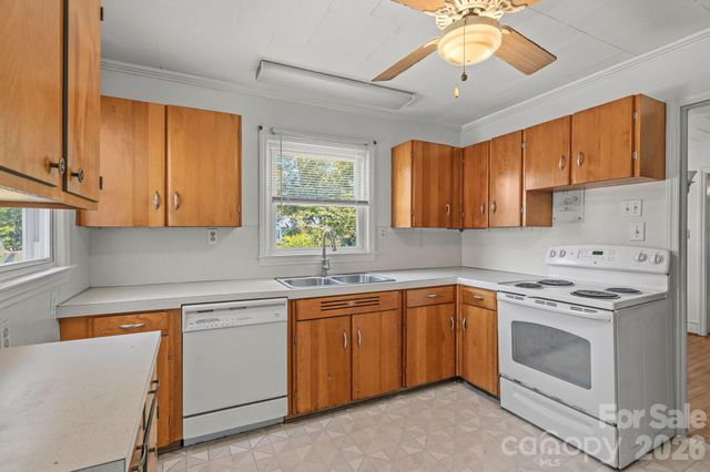 1127 Thompson Avenue, Charlotte, NC 28216