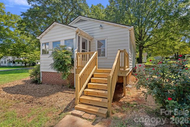 1127 Thompson Avenue, Charlotte, NC 28216