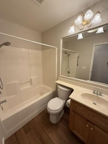 4225 Merchant Ln, Turlock, CA 95382