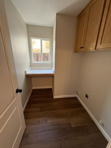 4225 Merchant Ln, Turlock, CA 95382