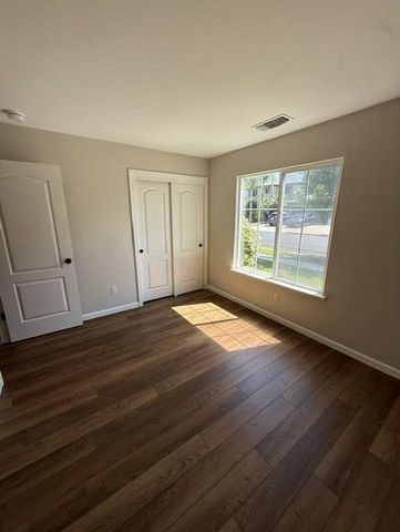 4225 Merchant Ln, Turlock, CA 95382