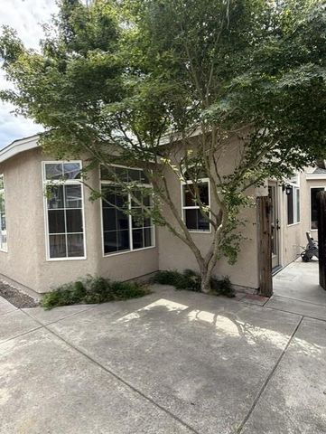 4225 Merchant Ln, Turlock, CA 95382