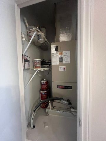 933 Roaring Springs Road, Fort Worth, TX 76114