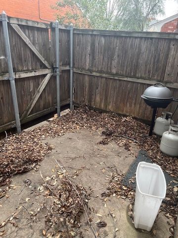 933 Roaring Springs Road, Fort Worth, TX 76114