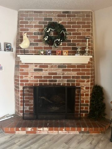 933 Roaring Springs Road, Fort Worth, TX 76114