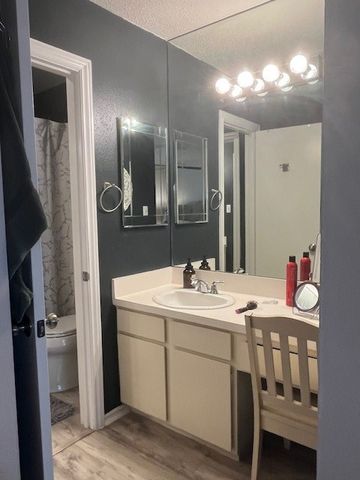 933 Roaring Springs Road, Fort Worth, TX 76114