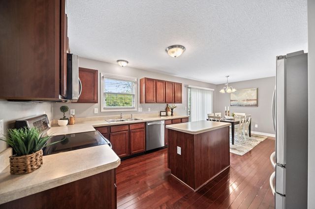 959 Sapphire Flame Drive, Delaware, OH 43015