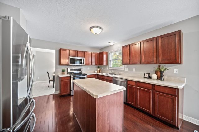 959 Sapphire Flame Drive, Delaware, OH 43015