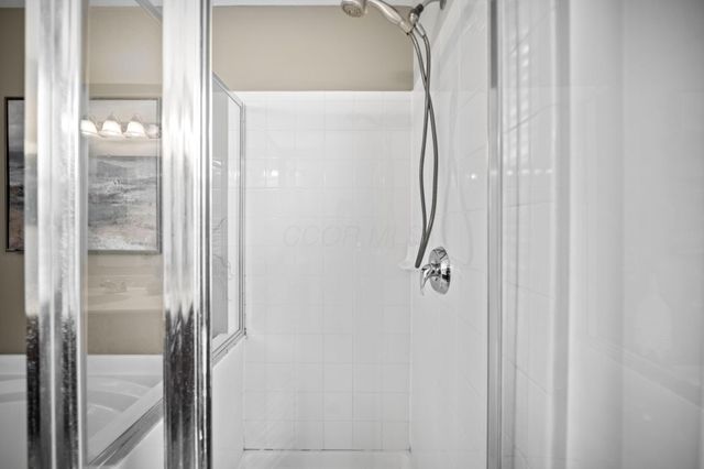 959 Sapphire Flame Drive, Delaware, OH 43015