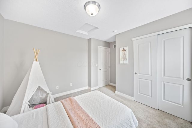 959 Sapphire Flame Drive, Delaware, OH 43015