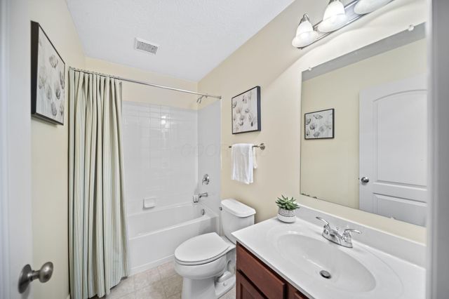 959 Sapphire Flame Drive, Delaware, OH 43015