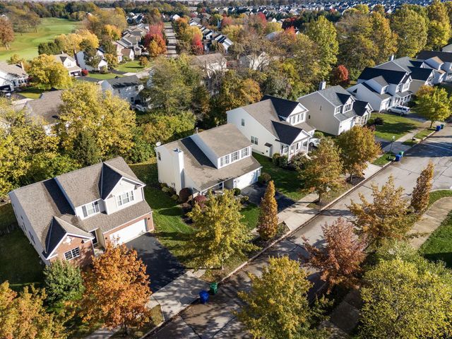 959 Sapphire Flame Drive, Delaware, OH 43015