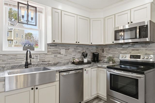 165 Georgetown Drive, Barnstead, NH 03225