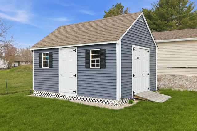 165 Georgetown Drive, Barnstead, NH 03225