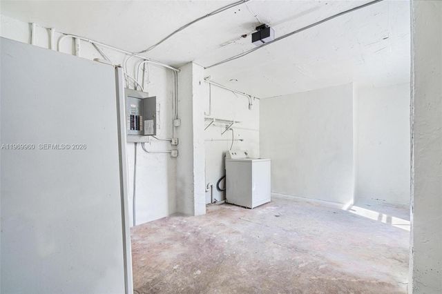 1523 NW 38th St, Miami, FL 33142