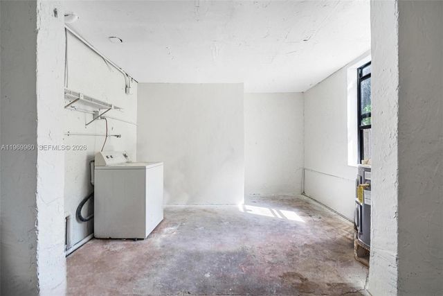 1523 NW 38th St, Miami, FL 33142