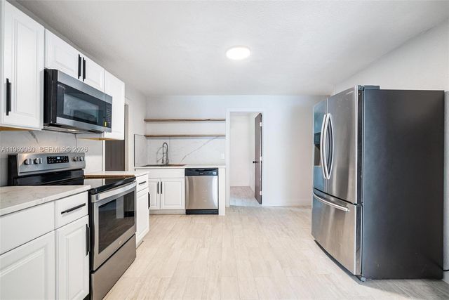 1523 NW 38th St, Miami, FL 33142