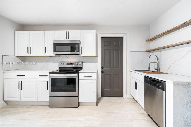 1523 NW 38th St, Miami, FL 33142