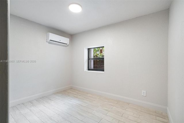 1523 NW 38th St, Miami, FL 33142