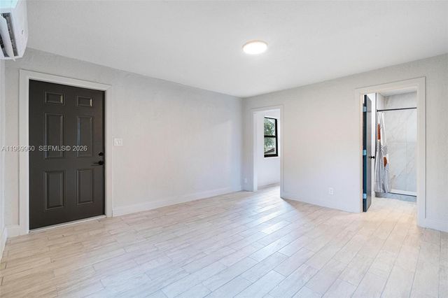 1523 NW 38th St, Miami, FL 33142