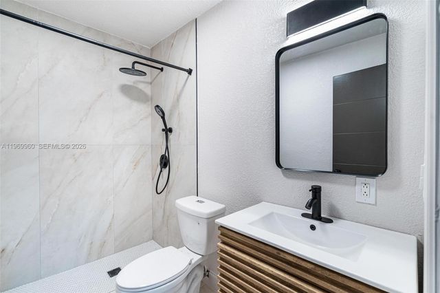 1523 NW 38th St, Miami, FL 33142